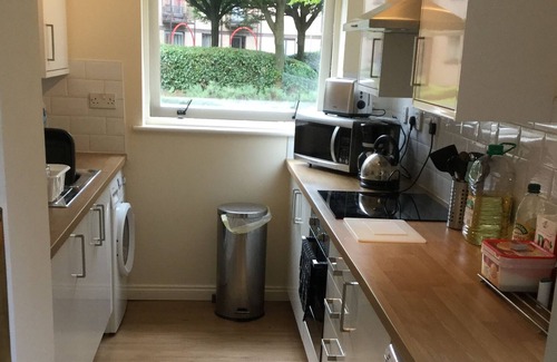 Tradeston Apartment | Riverview 2 Bedroom Apartment with ensuite facilities own parking space