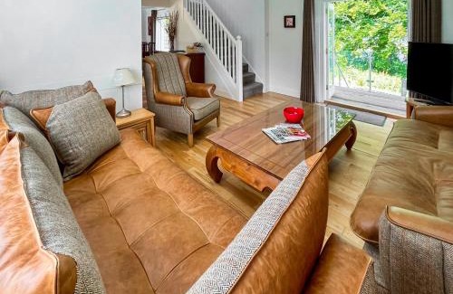 Kenmore House | Riverview Cottage