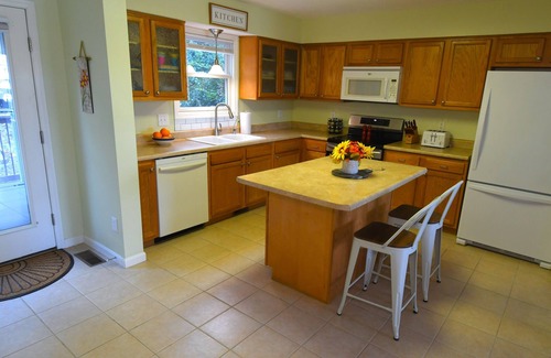 Aurora House | Riverview Home Near Creation Museum/Ark/Ski/Bikes/Cincinnati/Hot Tub-Sleeps 11