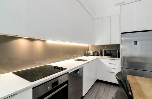 Arthur's Point Apartment | Riverview Penthouse - Apartment 19