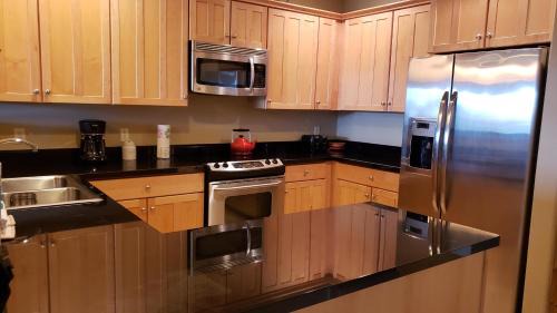 Seaside Apartment | Riverview Retreat