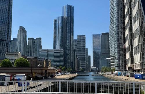 Island Gardens Apartment | Riverview Stunning Apartment 3Bedroom, 2Bathroom, Balcony, Parking
