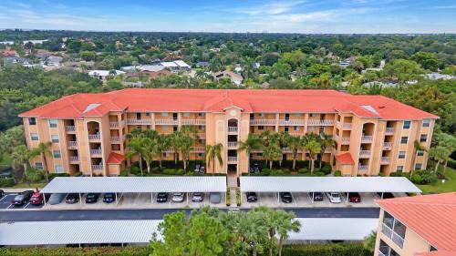 Biggar Apartment | Riverwalk 713