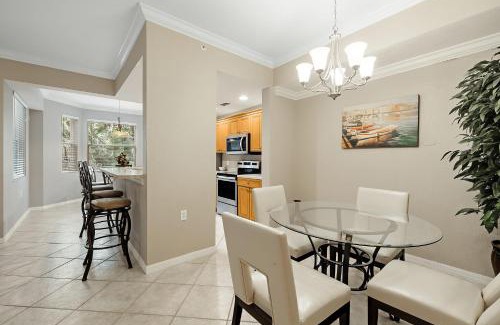 Biggar Apartment | Riverwalk 713