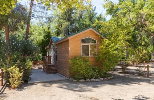 Kernville Cabin | Riverwalk Cabin at KRS Campground (Cabin 21)