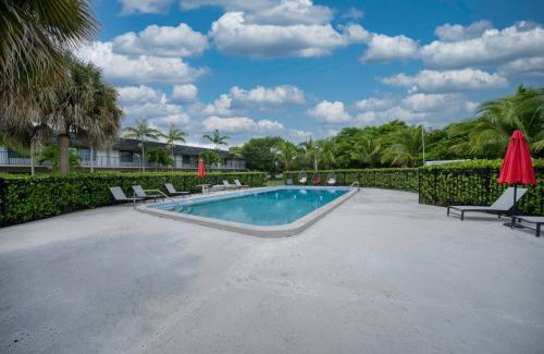 Jensen Beach Apartment | Riverwatch Apartments By Lowkl