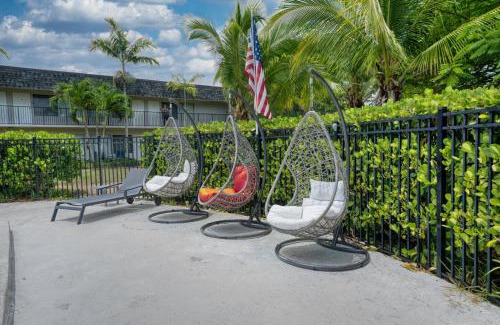 Jensen Beach Apartment | Riverwatch Apartments By Lowkl
