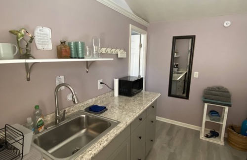 Asheville Cottage | RiverWay Cottage Asheville, 1.5miles=Blue Ridge Parkway entrance, River access