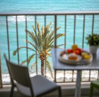 Roquebrune-Cap-Martin Apartment | Rives d'or 2, Beautiful beachfront studio, beach access, AC