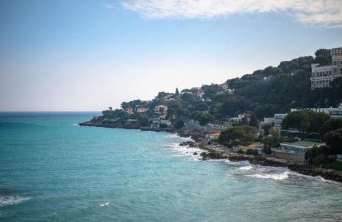 Roquebrune-Cap-Martin Apartment | Rives d'or 2, Beautiful beachfront studio, beach access, AC