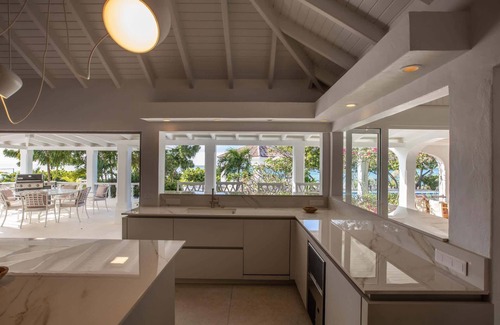 Plum Bay Villa | Riviera in Terres Basses by Personal Villas - Overlooking the Beach