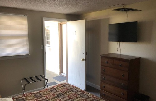Atlantic Beach Hotel | Riviera Motor Lodge