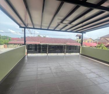 Kampung Telaga Bata House | Rizqi Homestay Pasir Mas