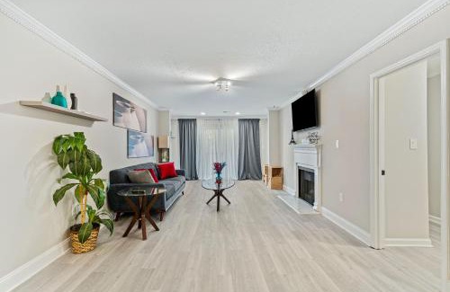 Buckhead House | RM2 - 1bdr 1bath Cozy ensuite shared Condo