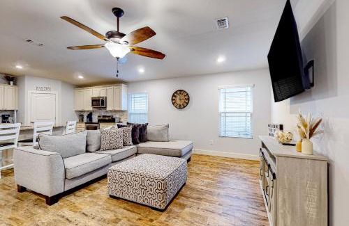 Navarre House | RNR: Residential Navarre Retreat