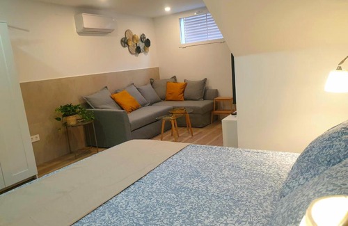 Carretera de la Sierra House | Road Sierra 95 Habitación privada con baño y zona de cocina