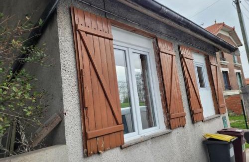 Chelles Apartment | Road Stop Studio *Paris*Disney*Gare*