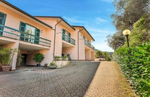 Pugliola Apartment | RoadToTheSeaLerici Private parking terrace