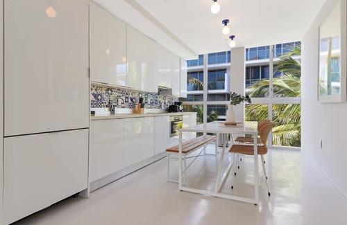 South Pointe Apartment | Roami at 250 Collins | 4 Bed Combo | Pool #31