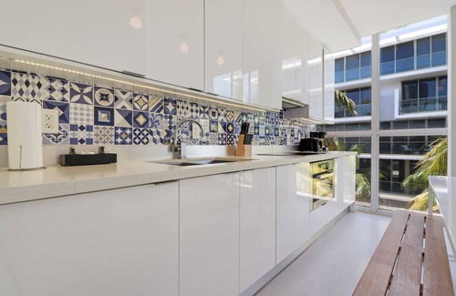 South Pointe Apartment | Roami at 250 Collins | 4 Bed Combo | Pool #31