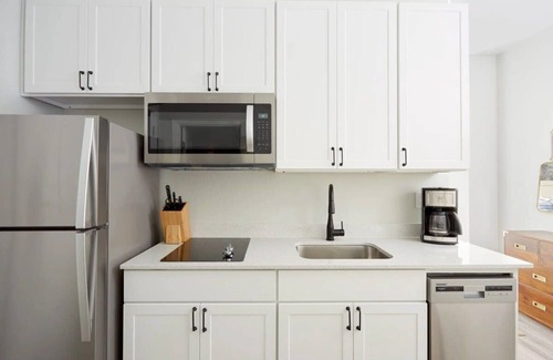 Central Business District Apartment | Roami at Canal Quarters | Studio #14