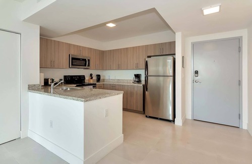 Coral Way Apartment | Roami at Grove 27 | 15 Min to Beach | 2BR #18