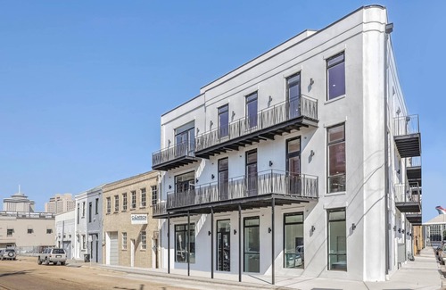 Arts/Warehouse District House | Roami at The Churchill | 1 Bedroom