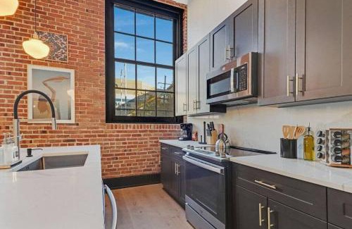Arts/Warehouse District House | Roami at The Lola Group Friendly #73