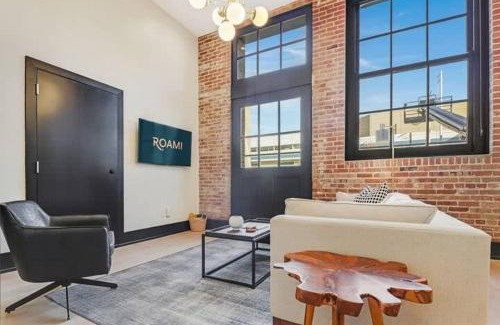 Arts/Warehouse District House | Roami at The Lola Group Friendly #73