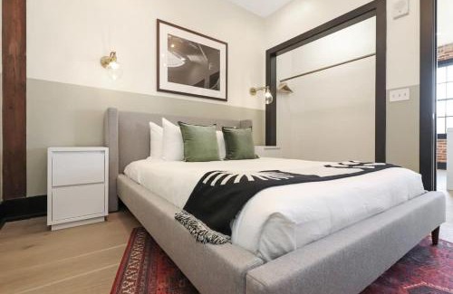 Arts/Warehouse District House | Roami at The Lola Group Friendly #85
