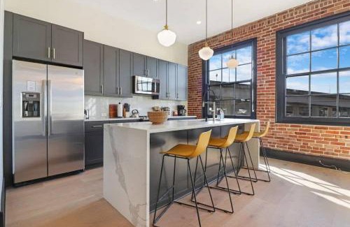 Arts/Warehouse District House | Roami at The Lola Near Bourbon St 3BR #47