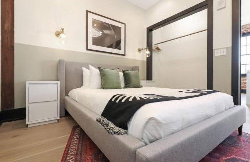 Arts/Warehouse District House | Roami at The Lola Near Bourbon St 3BR #49