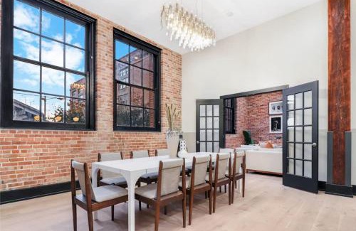 Arts/Warehouse District House | Roami at The Lola Near Bourbon St Bach Suite #31