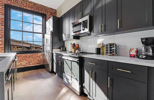 Arts/Warehouse District Apartment | Roami at The Lola Near French Qtr #27