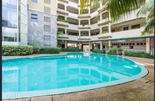 Kuah Apartment | Roamia Retreat - Tropical house