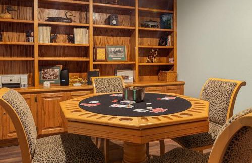 Boulder Bay House | Roaring Lion Lakefront Lodge