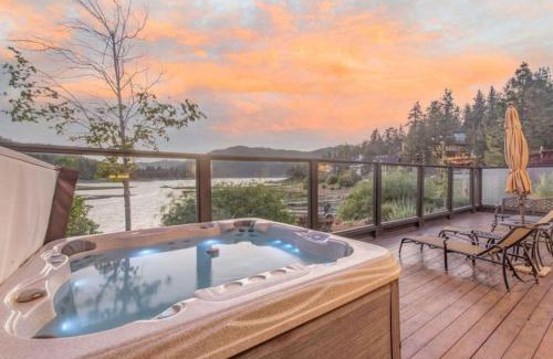 Boulder Bay House | Roaring Lion Lakefront Lodge