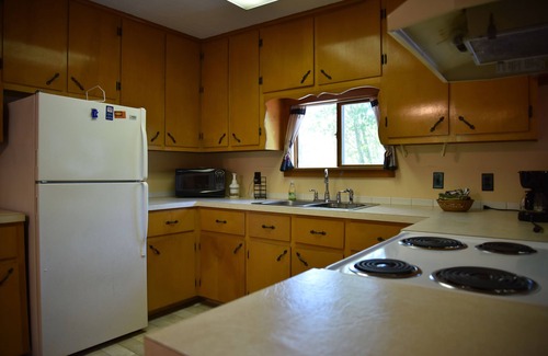Salsbury Cove Hotel | Robbins Motel