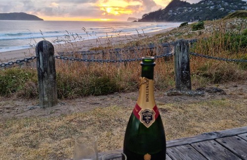 Tairua House | Roberts Beach Escape in Tairua is 3-5 minute walk from the beach