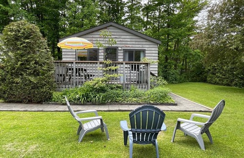 Hope Bay Cottage | Robin-Cedar garden Cozy Cottage #1 for a relaxing retreat