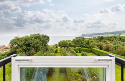 Robin Hood's Bay House | Robin Hood's Bay Coastguard's Cottage with a View