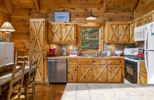 Lancaster Ski Chalet | Robin's Nest at Cove Hollow