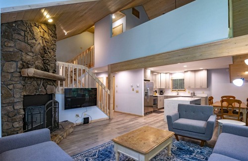 Davis House | Robin`s Perch - 318 Northpoint Way