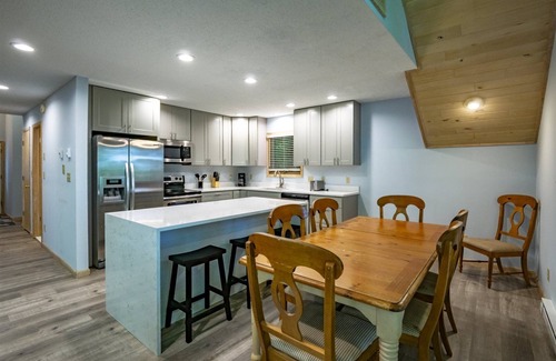 Davis House | Robin`s Perch - 318 Northpoint Way