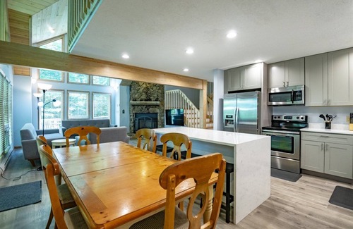 Davis House | Robin`s Perch - 318 Northpoint Way