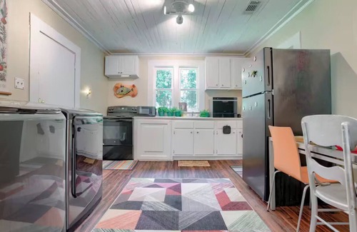 Mobile Cottage | Robinson Bayou's Blue Door Cottage