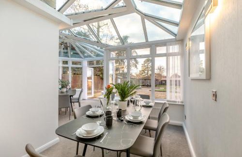 Gloucester House | Robinswood House - A beautiful family home near the Cotswold