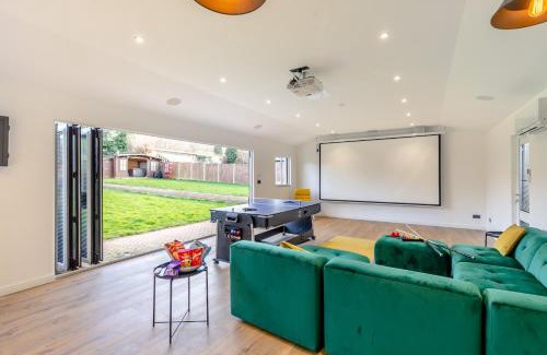 Gloucester House | Robinswood House - A beautiful family home near the Cotswold
