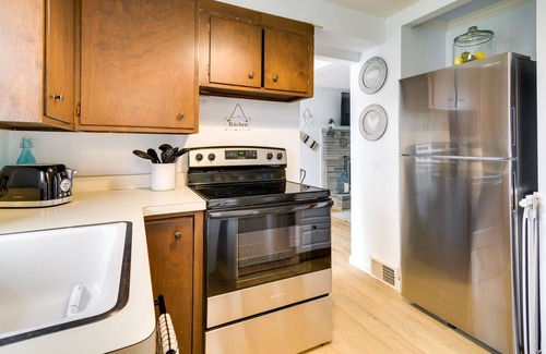 North Greece House | Rochester Family Home - Walk to Lake Ontario!