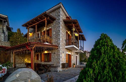 Arachova Ski Chalet | Rock Dandy Deluxe Chalet in Arachova - Delphi, Sauna, Prv Parking, Amazing View